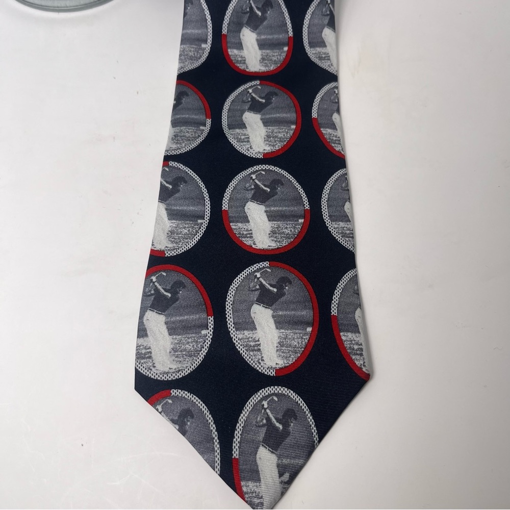 Claiborne Sport Vintage Navy Blue & Red Silk Tie Golfers‎ in Circular Pattern